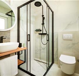 6 bedroom villa with heated pool near Omis, sleeps 12